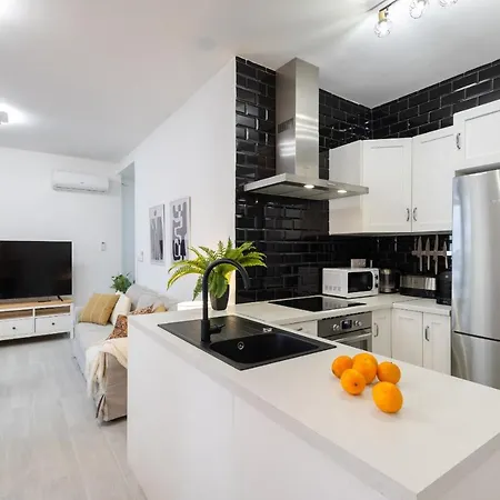 Apartmán Cityscape Elegance By Fidalsa