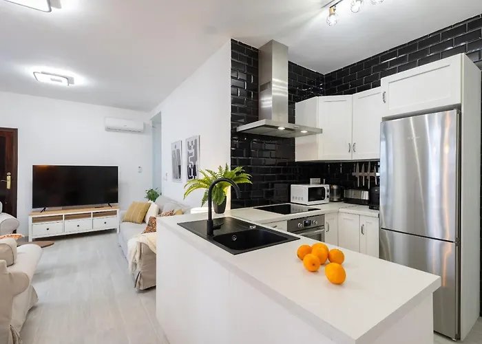 Apartament Cityscape Elegance By Fidalsa